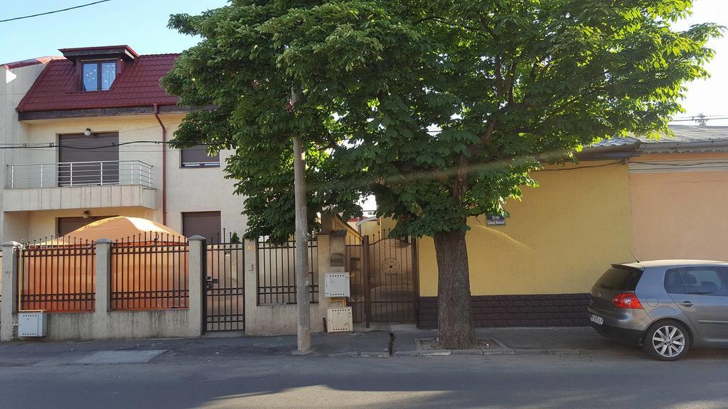 Vis A Vis Studio Bucureşti Exterior foto